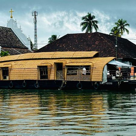Hotel Marvel Cruise Alappuzha Exterior foto