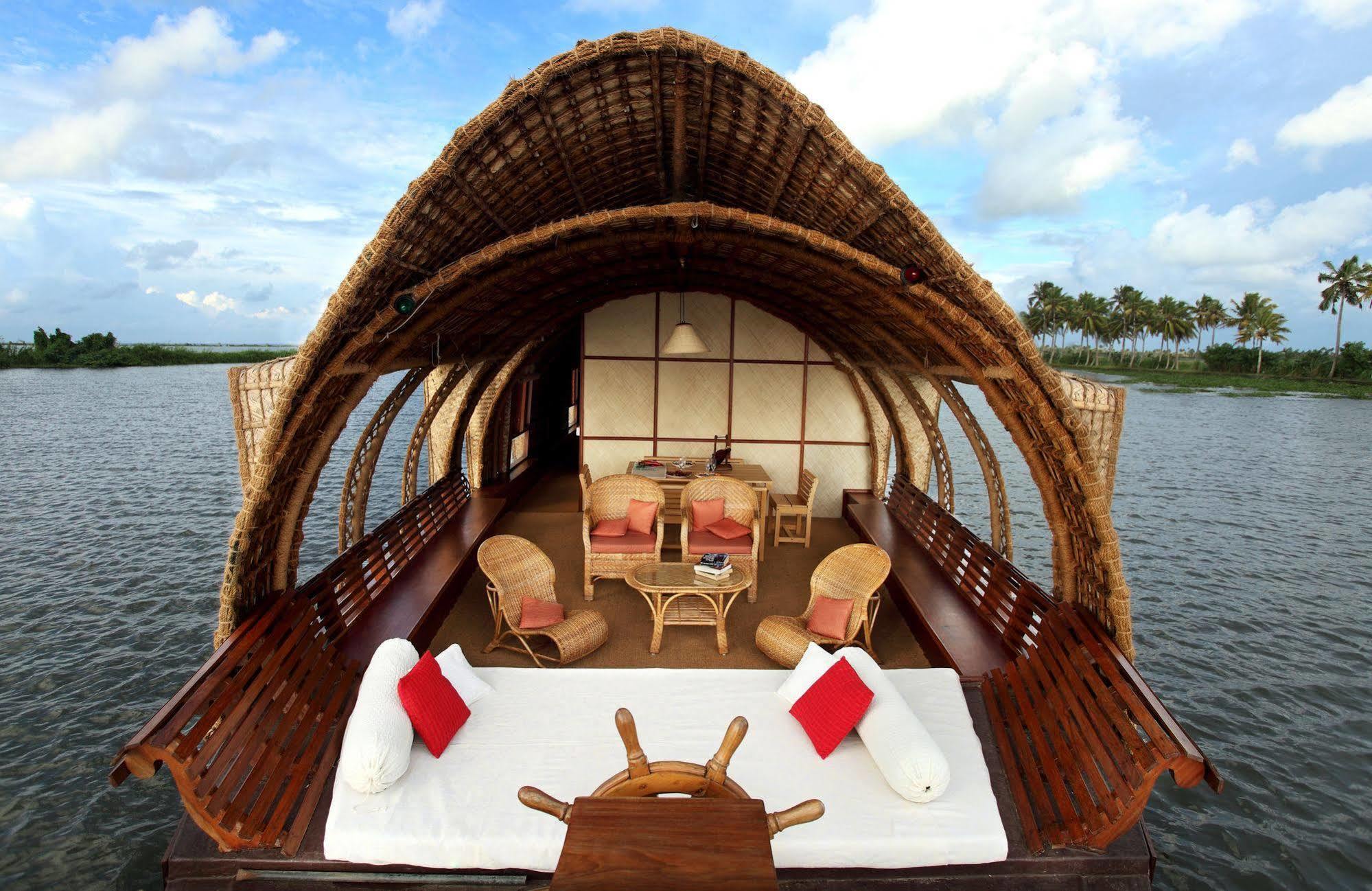 Hotel Marvel Cruise Alappuzha Exterior foto