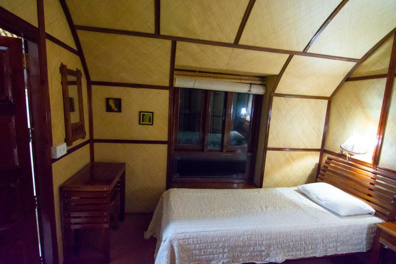 Hotel Marvel Cruise Alappuzha Exterior foto