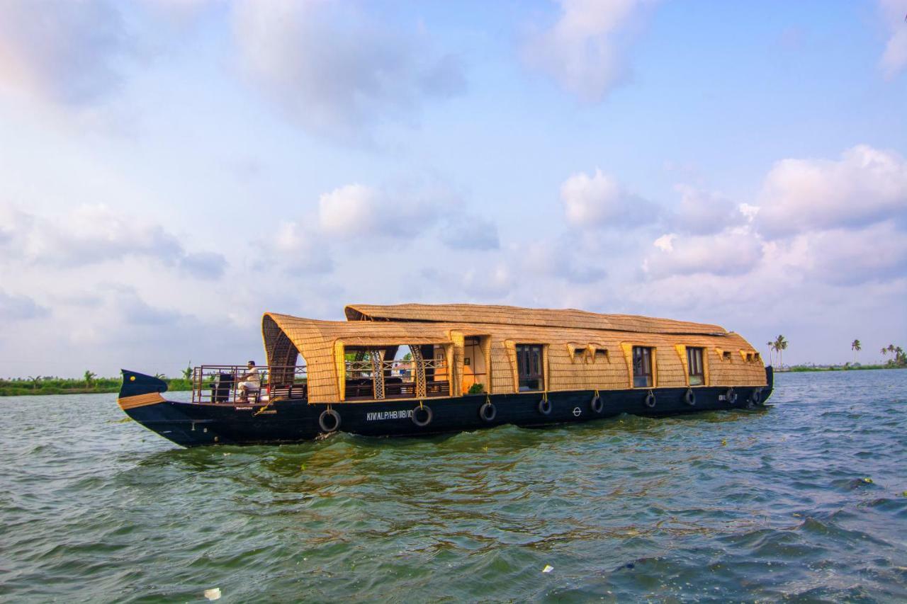 Hotel Marvel Cruise Alappuzha Exterior foto