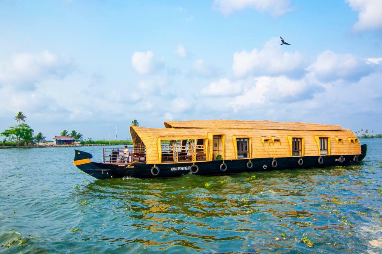 Hotel Marvel Cruise Alappuzha Exterior foto