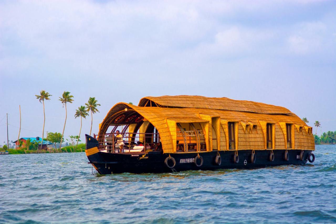 Hotel Marvel Cruise Alappuzha Exterior foto
