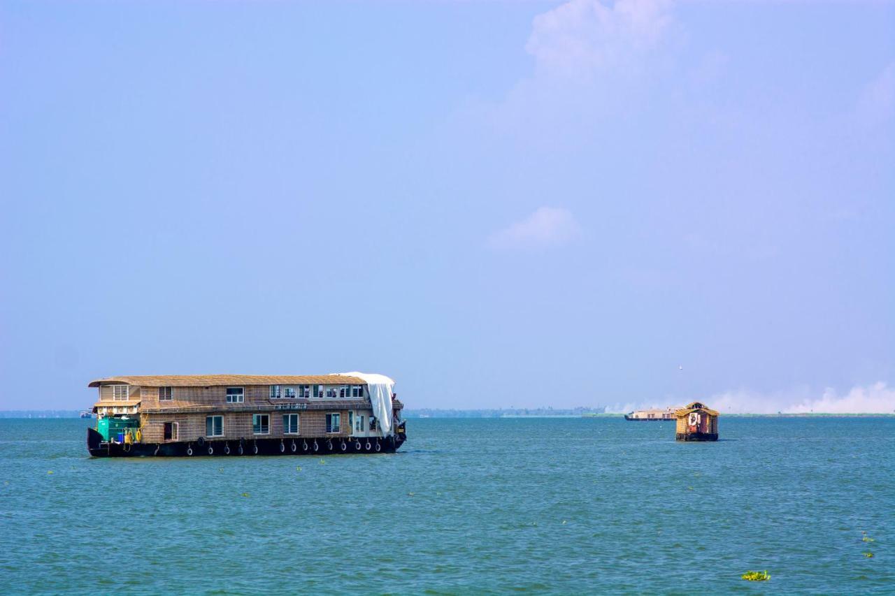 Hotel Marvel Cruise Alappuzha Exterior foto