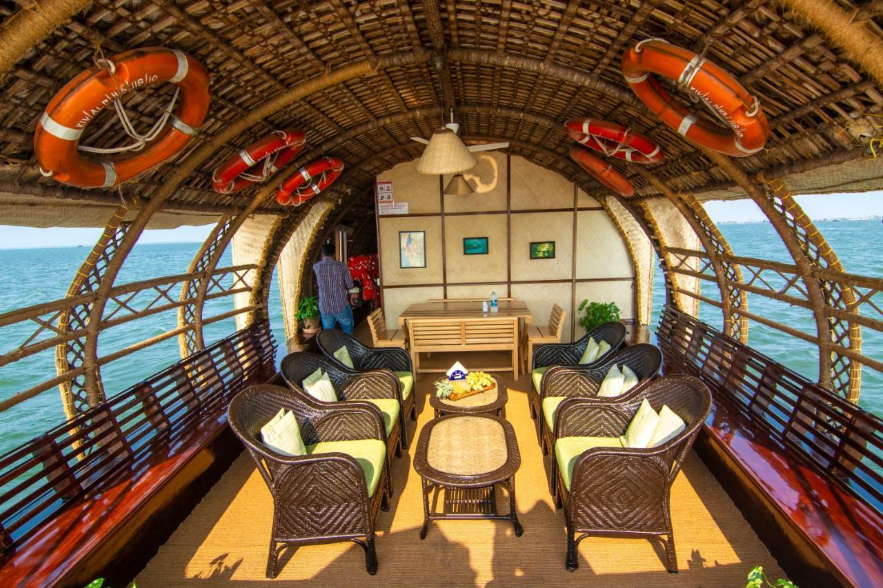 Hotel Marvel Cruise Alappuzha Exterior foto