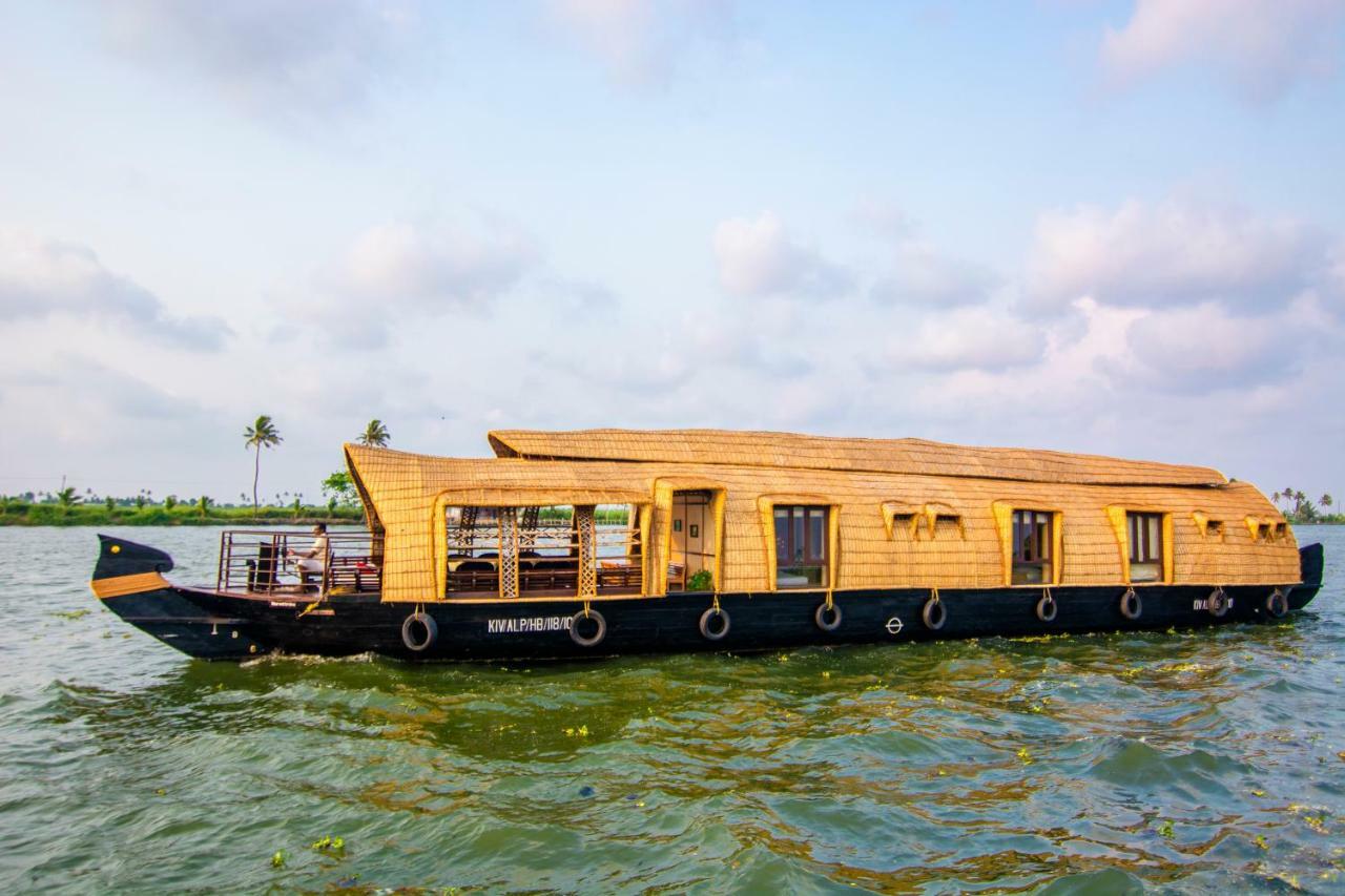 Hotel Marvel Cruise Alappuzha Exterior foto