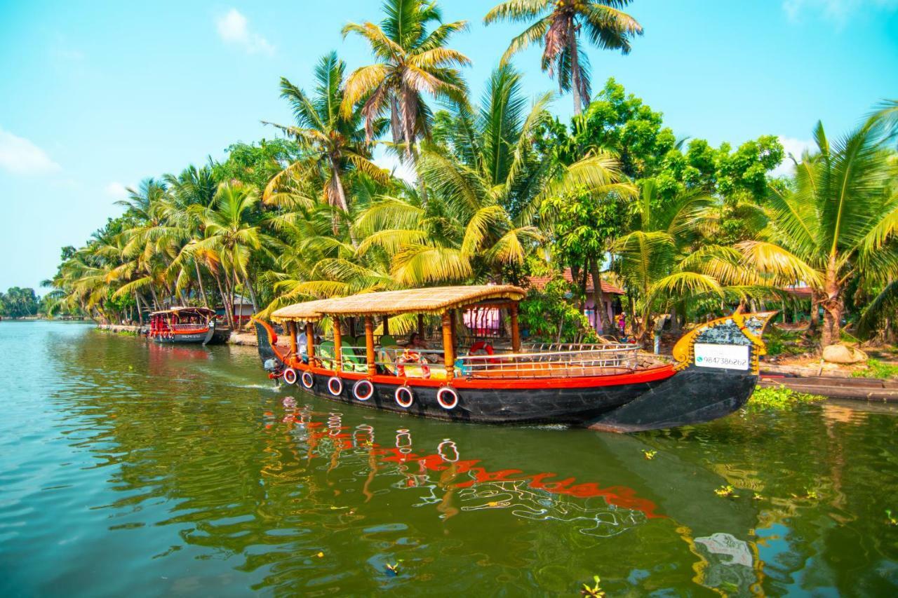 Hotel Marvel Cruise Alappuzha Exterior foto